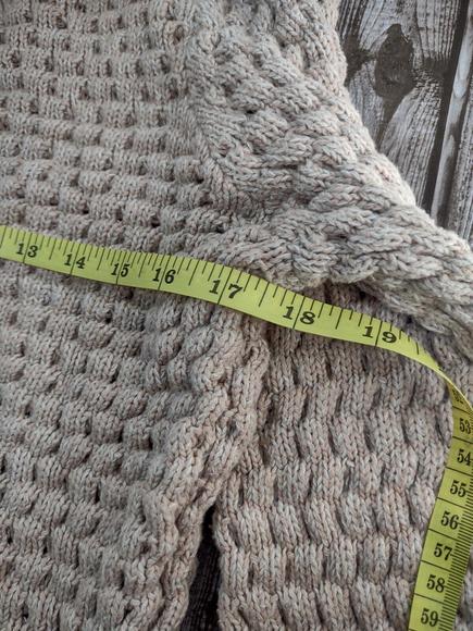 Victoria Secret Cable Knit Sweater Women's Size Medium Cream Colored EUC - Picture 8 of 11